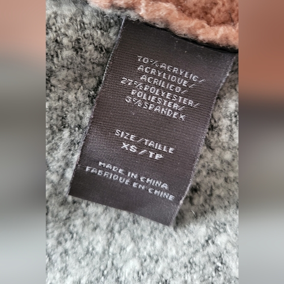 Sweater - Picture 4 of 4